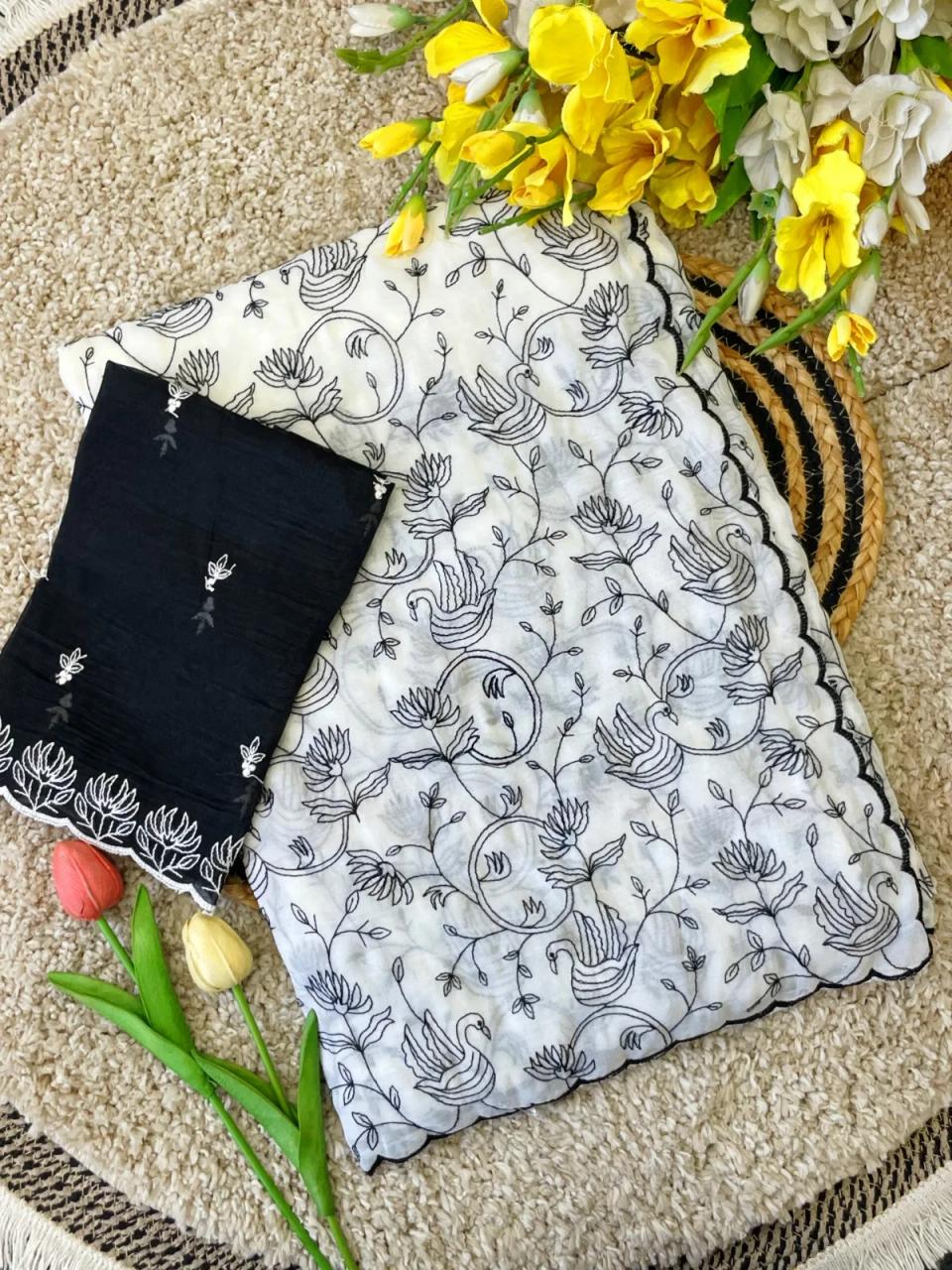 Premium Crunchy Fabric Saree With Beautiful Thread Floral Designer Saree With Floral design Pallu in White – view 2