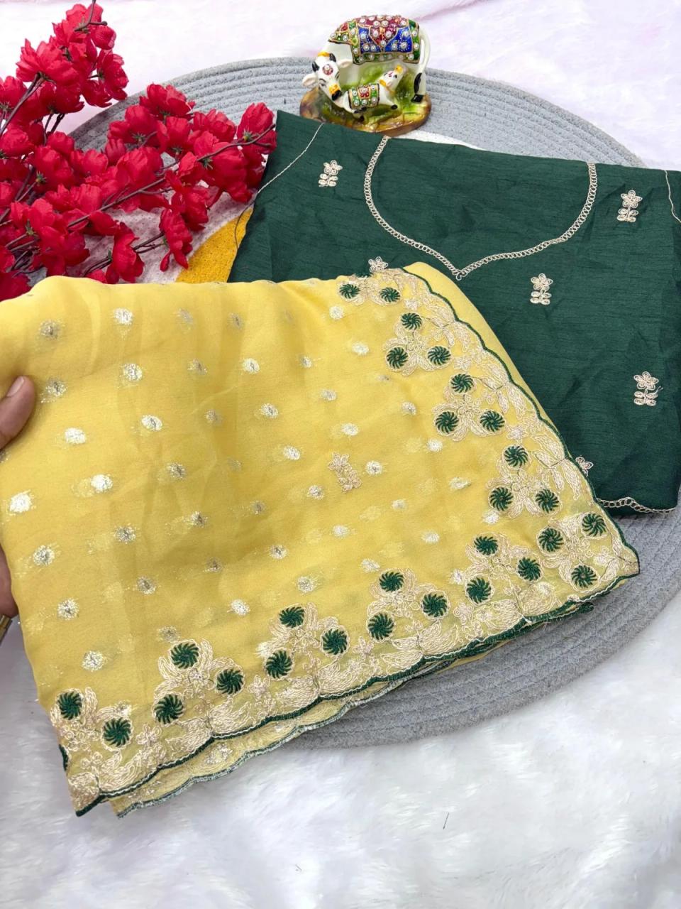 Soft dal moss butti Silk With Zari Butti Fabric With c pallu Emrodiery Thread&Pitta Work With Beautiful Look in Gold – view 2